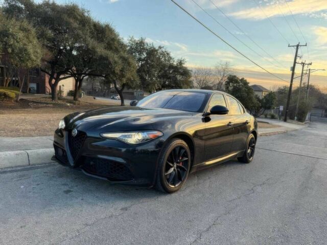 Чорний Альфа Ромео Джулія, об'ємом двигуна 2 л та пробігом 14 тис. км за 6900 $, фото 2 на Automoto.ua