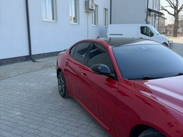 Червоний Альфа Ромео Джулія, об'ємом двигуна 2 л та пробігом 150 тис. км за 14900 $, фото 4 на Automoto.ua