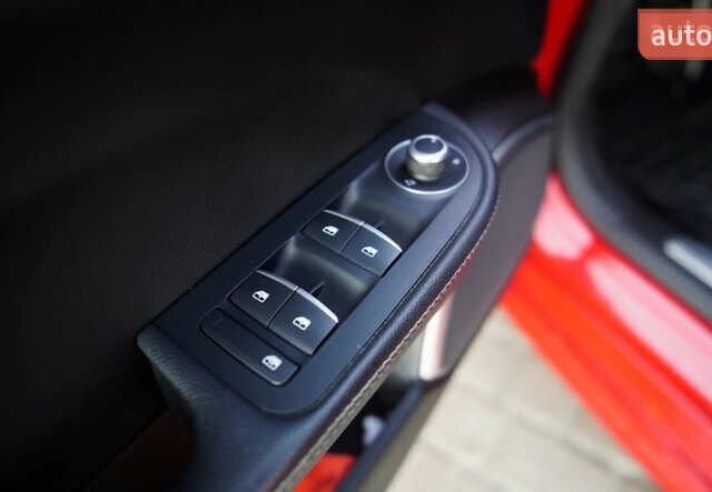 Красный Альфа Ромео Джулия, объемом двигателя 2 л и пробегом 145 тыс. км за 19700 $, фото 25 на Automoto.ua