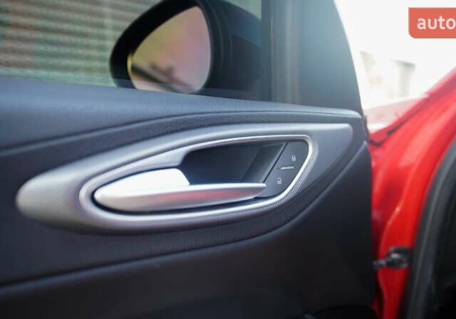 Красный Альфа Ромео Джулия, объемом двигателя 2 л и пробегом 145 тыс. км за 19700 $, фото 28 на Automoto.ua