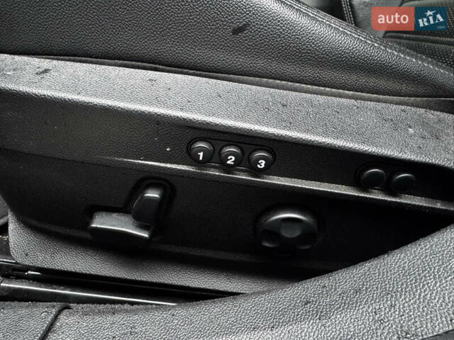 Червоний Альфа Ромео Джулія, об'ємом двигуна 2 л та пробігом 120 тис. км за 19999 $, фото 32 на Automoto.ua