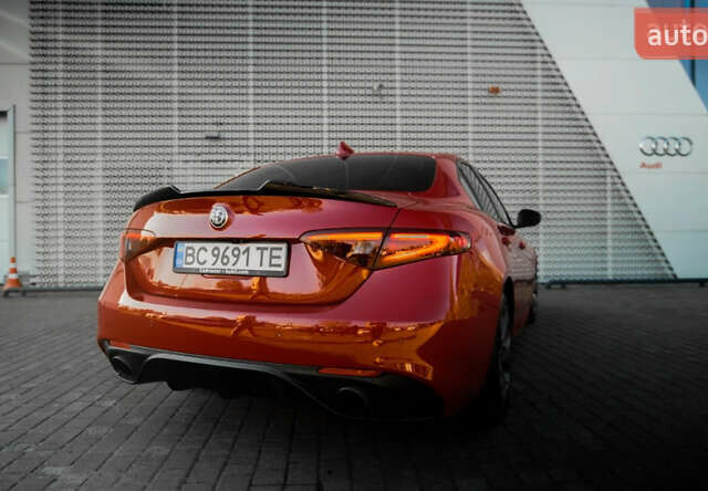 Красный Альфа Ромео Джулия, объемом двигателя 2 л и пробегом 145 тыс. км за 19700 $, фото 7 на Automoto.ua