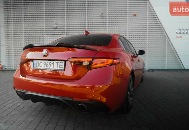 Красный Альфа Ромео Джулия, объемом двигателя 2 л и пробегом 145 тыс. км за 19700 $, фото 9 на Automoto.ua