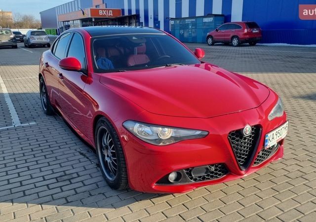 Красный Альфа Ромео Джулия, объемом двигателя 2.14 л и пробегом 270 тыс. км за 19980 $, фото 10 на Automoto.ua