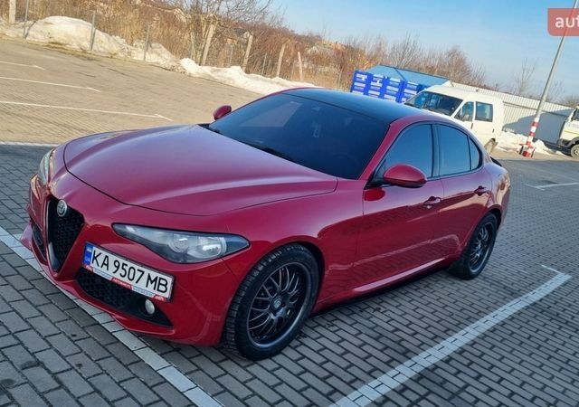 Красный Альфа Ромео Джулия, объемом двигателя 2.14 л и пробегом 270 тыс. км за 19980 $, фото 7 на Automoto.ua