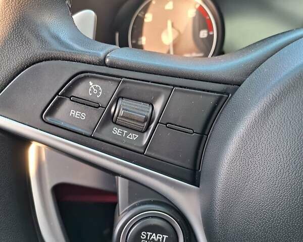 Червоний Альфа Ромео Джулія, об'ємом двигуна 2.14 л та пробігом 270 тис. км за 21500 $, фото 31 на Automoto.ua