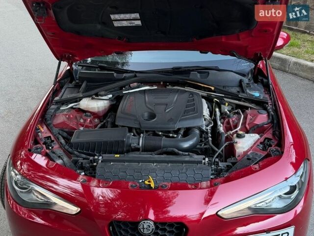 Червоний Альфа Ромео Джулія, об'ємом двигуна 2 л та пробігом 70 тис. км за 18900 $, фото 22 на Automoto.ua