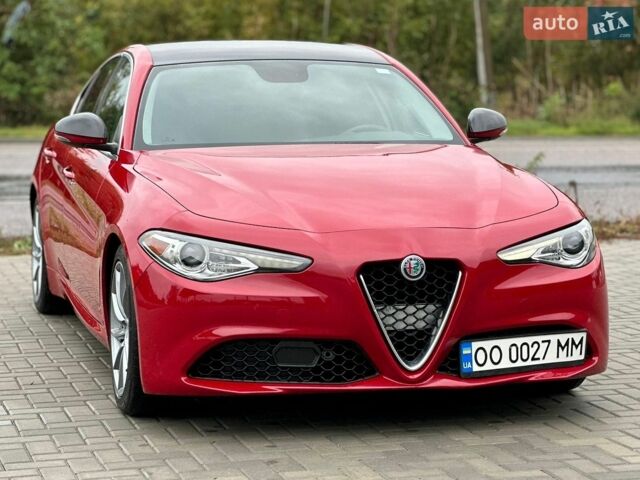 Красный Альфа Ромео Джулия, объемом двигателя 2 л и пробегом 89 тыс. км за 14000 $, фото 1 на Automoto.ua