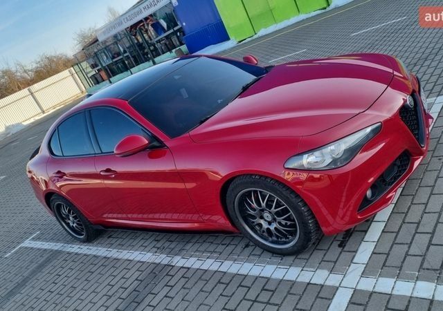 Красный Альфа Ромео Джулия, объемом двигателя 2.14 л и пробегом 270 тыс. км за 19980 $, фото 9 на Automoto.ua