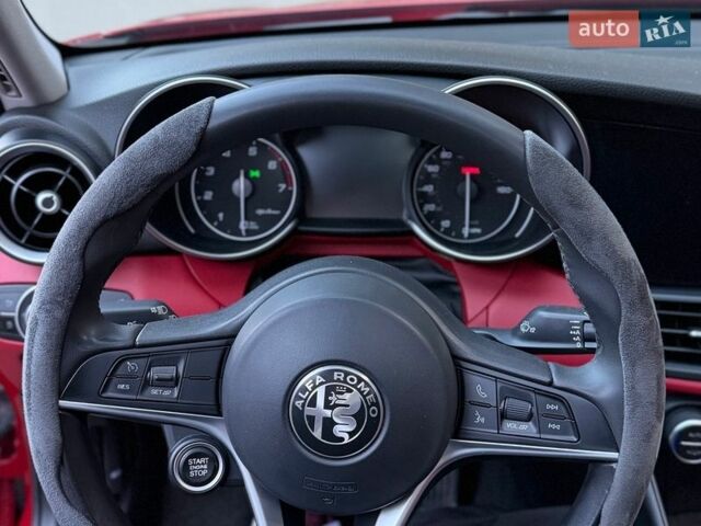 Червоний Альфа Ромео Джулія, об'ємом двигуна 2 л та пробігом 70 тис. км за 18900 $, фото 19 на Automoto.ua
