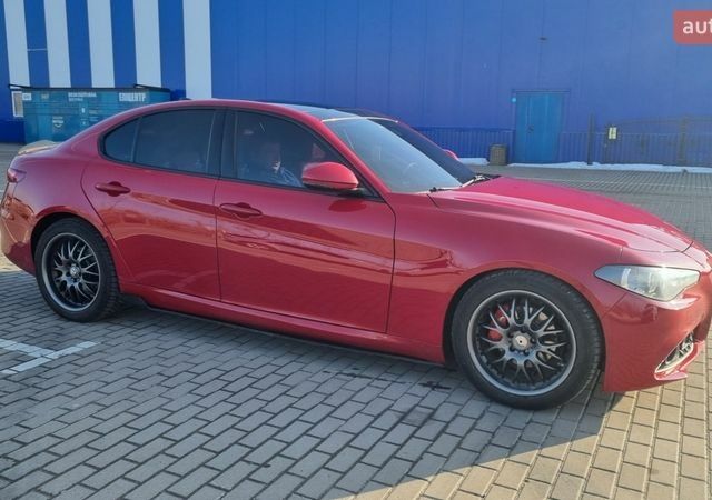 Красный Альфа Ромео Джулия, объемом двигателя 2.14 л и пробегом 270 тыс. км за 19980 $, фото 16 на Automoto.ua