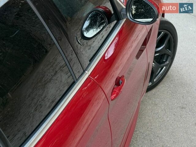 Червоний Альфа Ромео Джулія, об'ємом двигуна 2 л та пробігом 70 тис. км за 18900 $, фото 5 на Automoto.ua