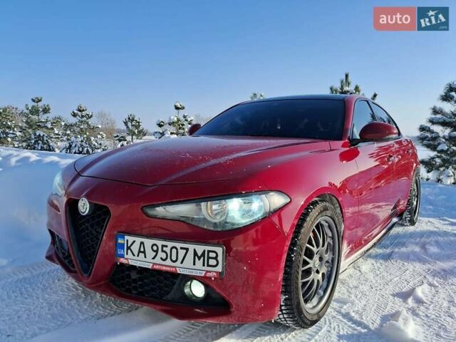 Червоний Альфа Ромео Джулія, об'ємом двигуна 2.14 л та пробігом 270 тис. км за 21500 $, фото 5 на Automoto.ua