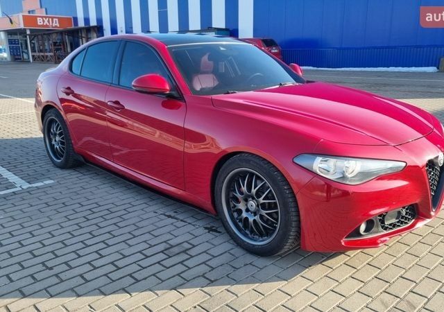 Красный Альфа Ромео Джулия, объемом двигателя 2.14 л и пробегом 270 тыс. км за 19980 $, фото 14 на Automoto.ua