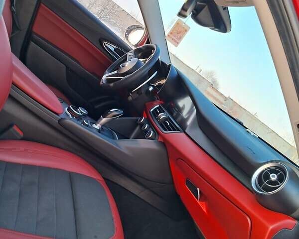 Червоний Альфа Ромео Джулія, об'ємом двигуна 2.14 л та пробігом 270 тис. км за 21500 $, фото 14 на Automoto.ua