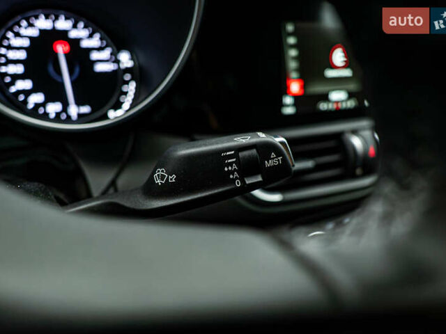 Красный Альфа Ромео Джулия, объемом двигателя 2 л и пробегом 157 тыс. км за 23606 $, фото 13 на Automoto.ua