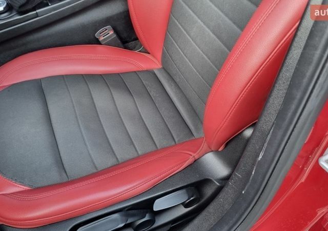 Красный Альфа Ромео Джулия, объемом двигателя 2.14 л и пробегом 270 тыс. км за 19980 $, фото 17 на Automoto.ua