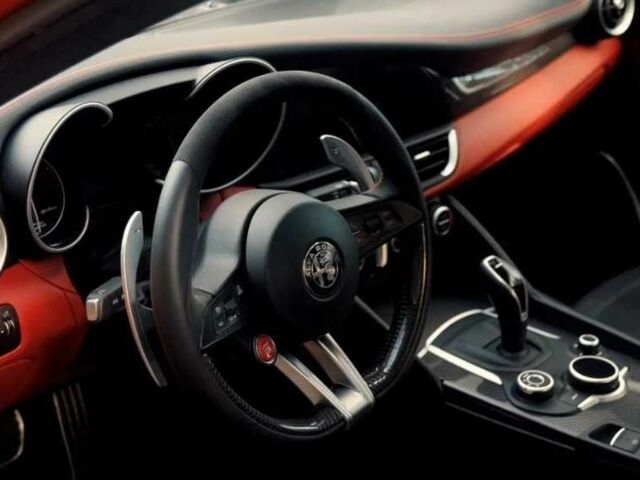 Красный Альфа Ромео Джулия, объемом двигателя 2 л и пробегом 53 тыс. км за 17000 $, фото 10 на Automoto.ua