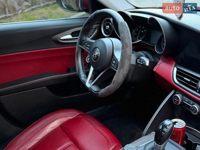 Червоний Альфа Ромео Джулія, об'ємом двигуна 2 л та пробігом 70 тис. км за 18900 $, фото 9 на Automoto.ua