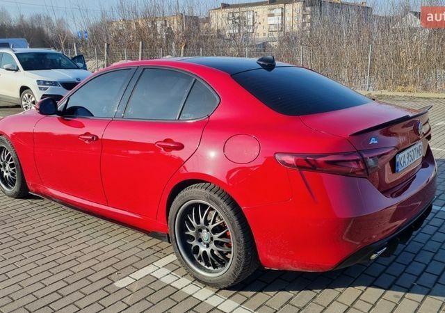 Красный Альфа Ромео Джулия, объемом двигателя 2.14 л и пробегом 270 тыс. км за 19980 $, фото 13 на Automoto.ua