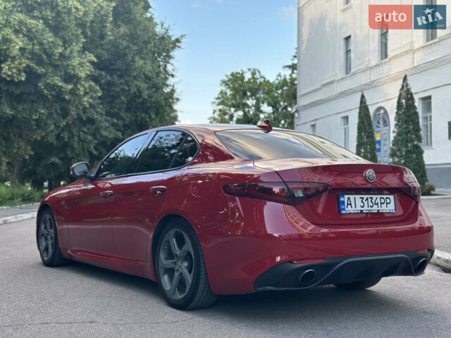 Червоний Альфа Ромео Джулія, об'ємом двигуна 2 л та пробігом 59 тис. км за 18499 $, фото 9 на Automoto.ua