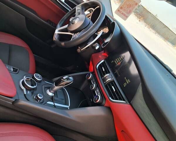 Червоний Альфа Ромео Джулія, об'ємом двигуна 2.14 л та пробігом 270 тис. км за 21500 $, фото 40 на Automoto.ua