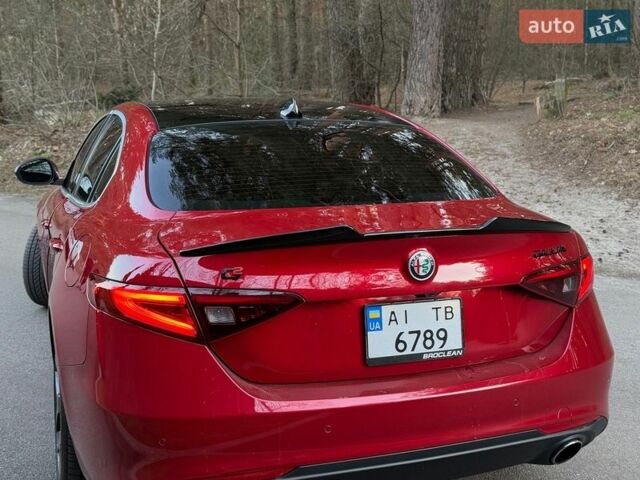 Червоний Альфа Ромео Джулія, об'ємом двигуна 2 л та пробігом 70 тис. км за 18900 $, фото 2 на Automoto.ua