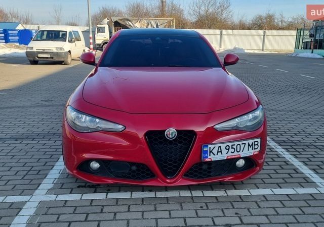 Красный Альфа Ромео Джулия, объемом двигателя 2.14 л и пробегом 270 тыс. км за 19980 $, фото 6 на Automoto.ua