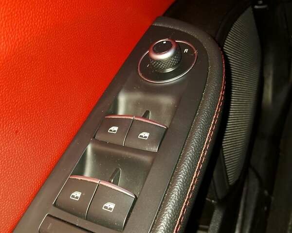 Червоний Альфа Ромео Джулія, об'ємом двигуна 2.14 л та пробігом 270 тис. км за 21500 $, фото 33 на Automoto.ua