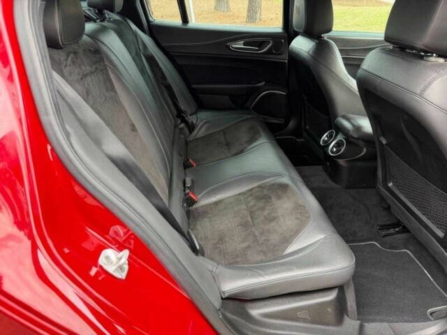 Червоний Альфа Ромео Джулія, об'ємом двигуна 2.9 л та пробігом 50 тис. км за 7300 $, фото 15 на Automoto.ua