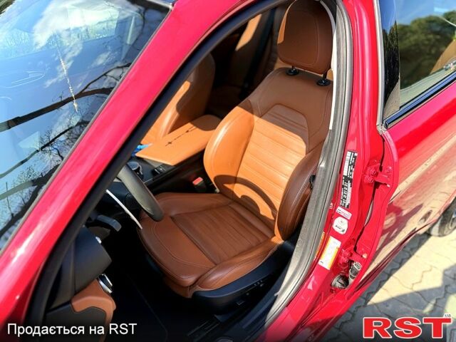 Червоний Альфа Ромео Джулія, об'ємом двигуна 2 л та пробігом 58 тис. км за 26700 $, фото 3 на Automoto.ua