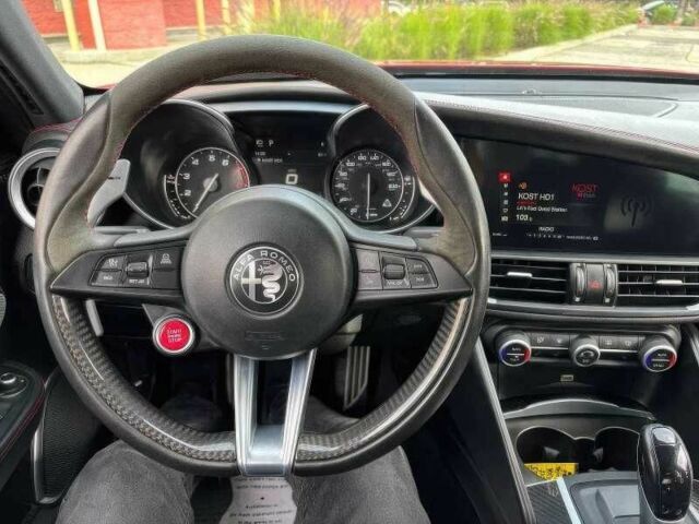 Червоний Альфа Ромео Джулія, об'ємом двигуна 2.9 л та пробігом 88 тис. км за 6300 $, фото 11 на Automoto.ua