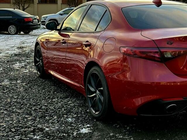 Червоний Альфа Ромео Джулія, об'ємом двигуна 2 л та пробігом 140 тис. км за 24000 $, фото 2 на Automoto.ua