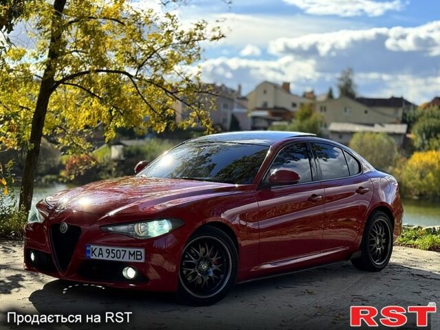 Червоний Альфа Ромео Джулія, об'ємом двигуна 2.2 л та пробігом 200 тис. км за 20000 $, фото 2 на Automoto.ua