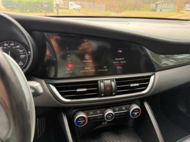 Червоний Альфа Ромео Джулія, об'ємом двигуна 2.9 л та пробігом 50 тис. км за 7300 $, фото 10 на Automoto.ua