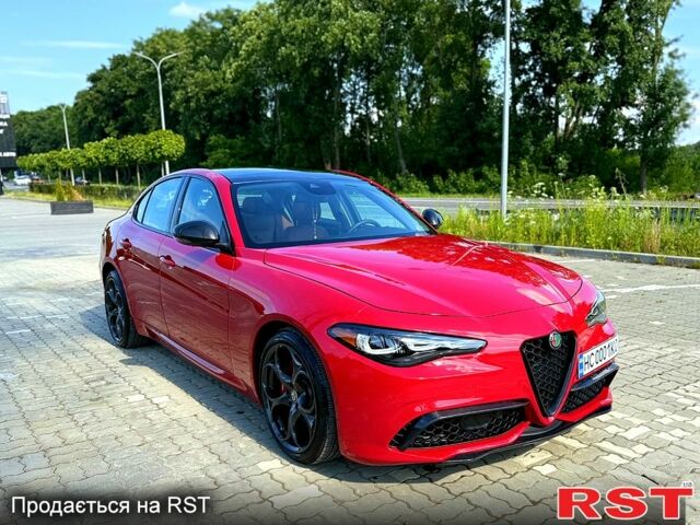 Червоний Альфа Ромео Джулія, об'ємом двигуна 2 л та пробігом 58 тис. км за 26700 $, фото 1 на Automoto.ua