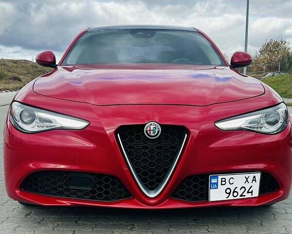 Красный Альфа Ромео Джулия, объемом двигателя 2 л и пробегом 112 тыс. км за 19900 $, фото 5 на Automoto.ua