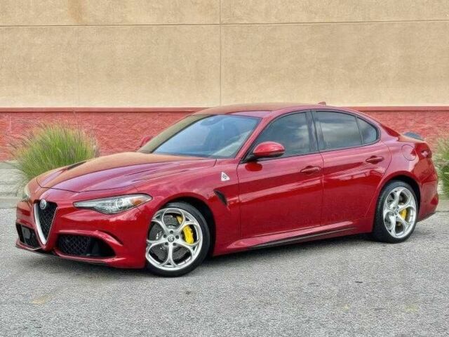 Червоний Альфа Ромео Джулія, об'ємом двигуна 2.9 л та пробігом 88 тис. км за 6300 $, фото 2 на Automoto.ua