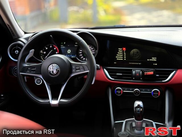 Червоний Альфа Ромео Джулія, об'ємом двигуна 2.2 л та пробігом 200 тис. км за 20000 $, фото 9 на Automoto.ua