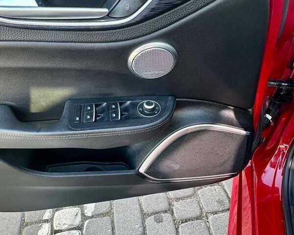 Красный Альфа Ромео Джулия, объемом двигателя 2 л и пробегом 112 тыс. км за 19900 $, фото 13 на Automoto.ua