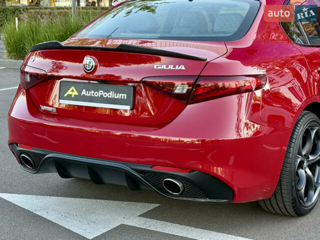 Красный Альфа Ромео Джулия, объемом двигателя 2 л и пробегом 40 тыс. км за 24999 $, фото 12 на Automoto.ua