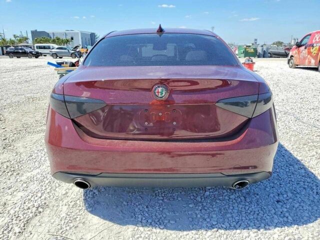 Червоний Альфа Ромео Джулія, об'ємом двигуна 0 л та пробігом 51 тис. км за 5000 $, фото 5 на Automoto.ua