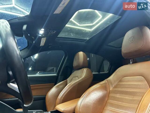 Червоний Альфа Ромео Джулія, об'ємом двигуна 2 л та пробігом 69 тис. км за 22500 $, фото 7 на Automoto.ua