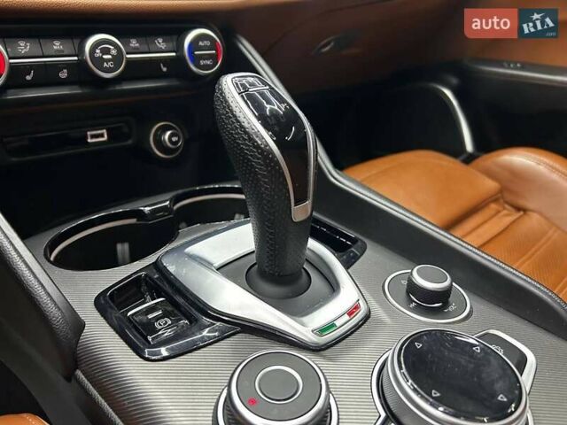 Червоний Альфа Ромео Джулія, об'ємом двигуна 2 л та пробігом 69 тис. км за 22500 $, фото 13 на Automoto.ua