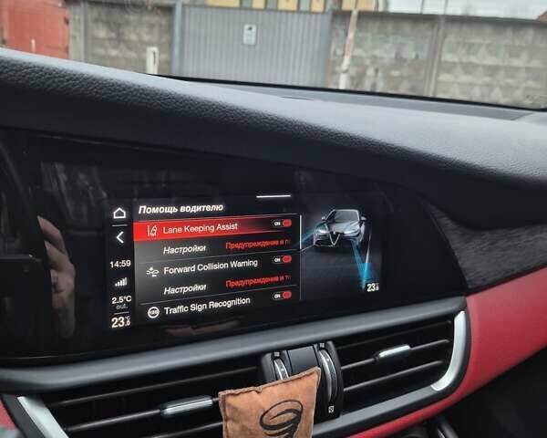 Червоний Альфа Ромео Джулія, об'ємом двигуна 2 л та пробігом 84 тис. км за 25000 $, фото 9 на Automoto.ua