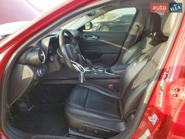 Червоний Альфа Ромео Джулія, об'ємом двигуна 2 л та пробігом 115 тис. км за 5500 $, фото 6 на Automoto.ua