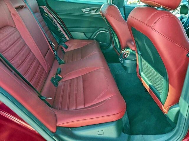 Красный Альфа Ромео Джулия, объемом двигателя 2 л и пробегом 91 тыс. км за 6000 $, фото 9 на Automoto.ua