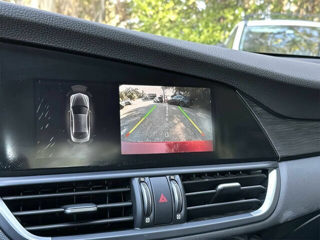 Красный Альфа Ромео Джулия, объемом двигателя 2 л и пробегом 22 тыс. км за 13000 $, фото 7 на Automoto.ua