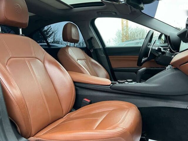 Альфа Ромео Джулия, объемом двигателя 2 л и пробегом 128 тыс. км за 19999 $, фото 12 на Automoto.ua