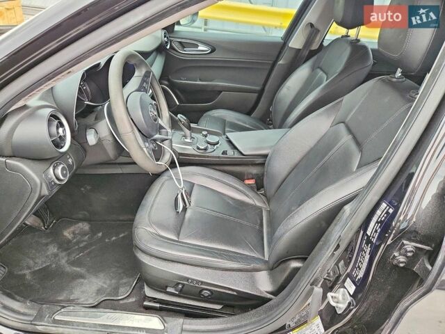 Альфа Ромео Джулия, объемом двигателя 2 л и пробегом 121 тыс. км за 10000 $, фото 6 на Automoto.ua